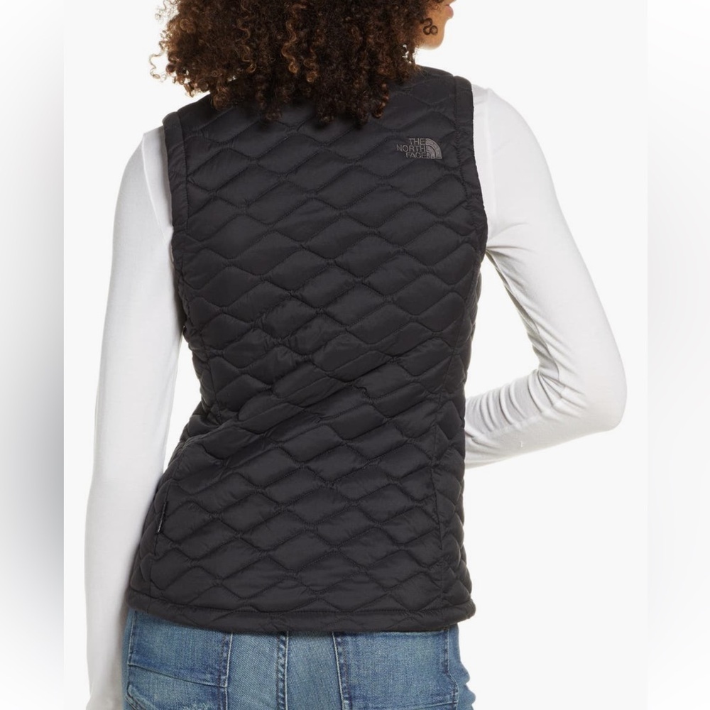 The North Face Black Quilted Down Vest - Picture 2 of 7